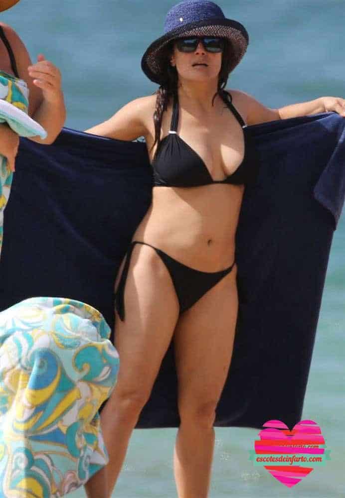 Las fotos de Salma Hayek en la playa