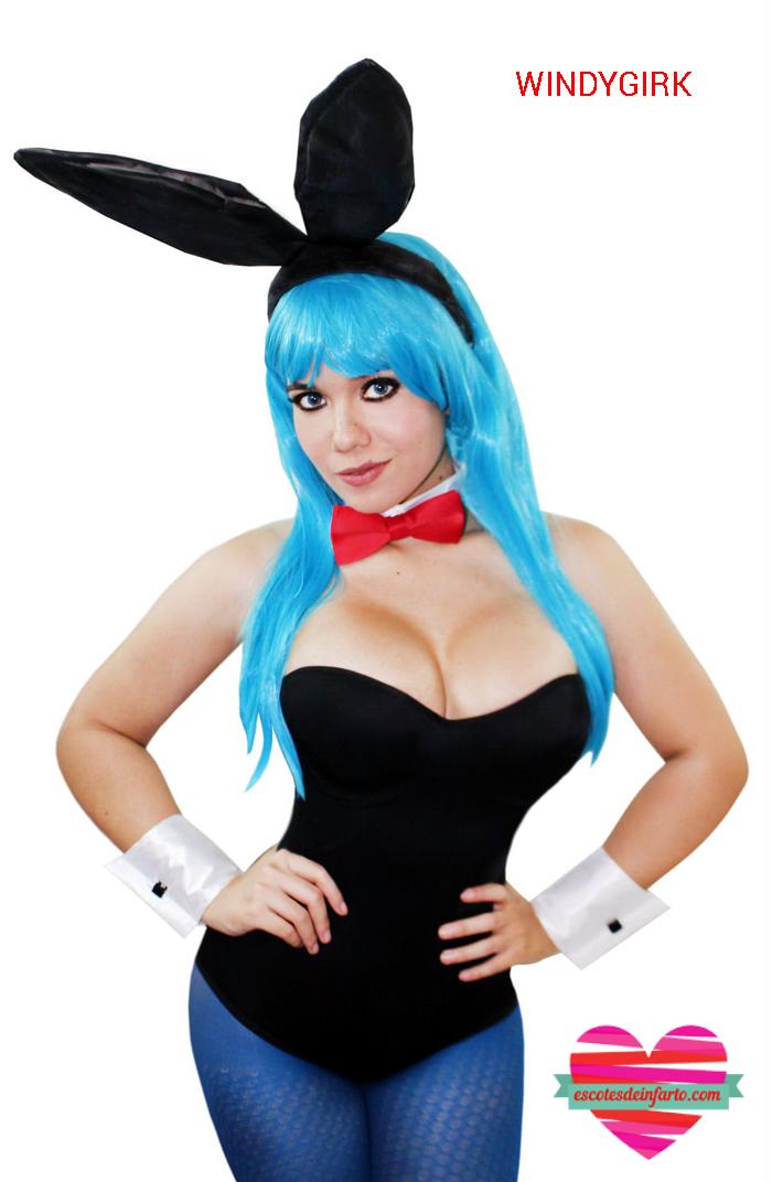 Windygirk con peluca azul cosplay conejita