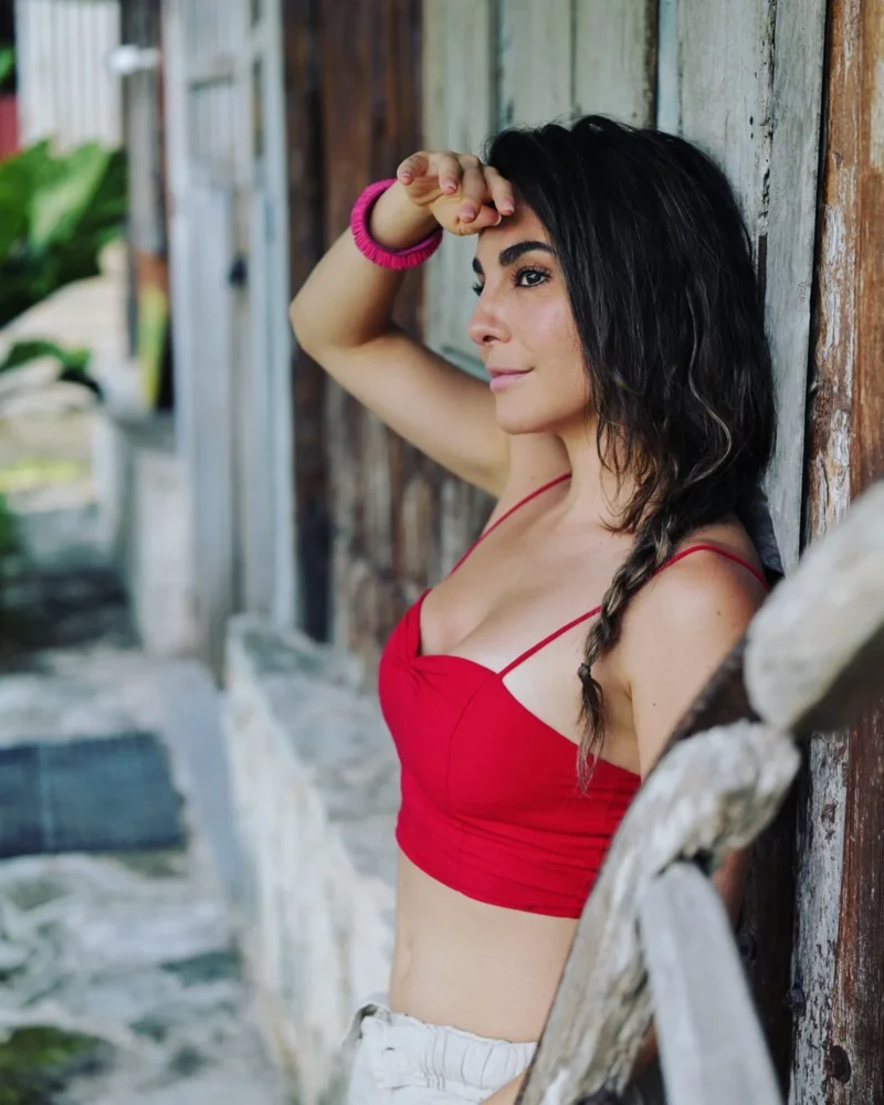 Martha Higareda 014
