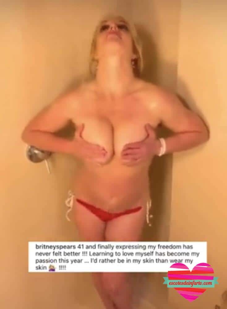 Britney Spears Desnuda en la Ducha 7