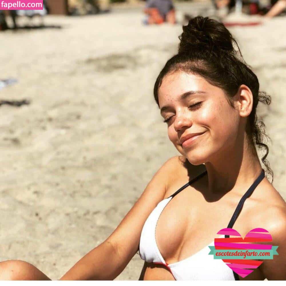 Jenna Ortega Desnuda 8